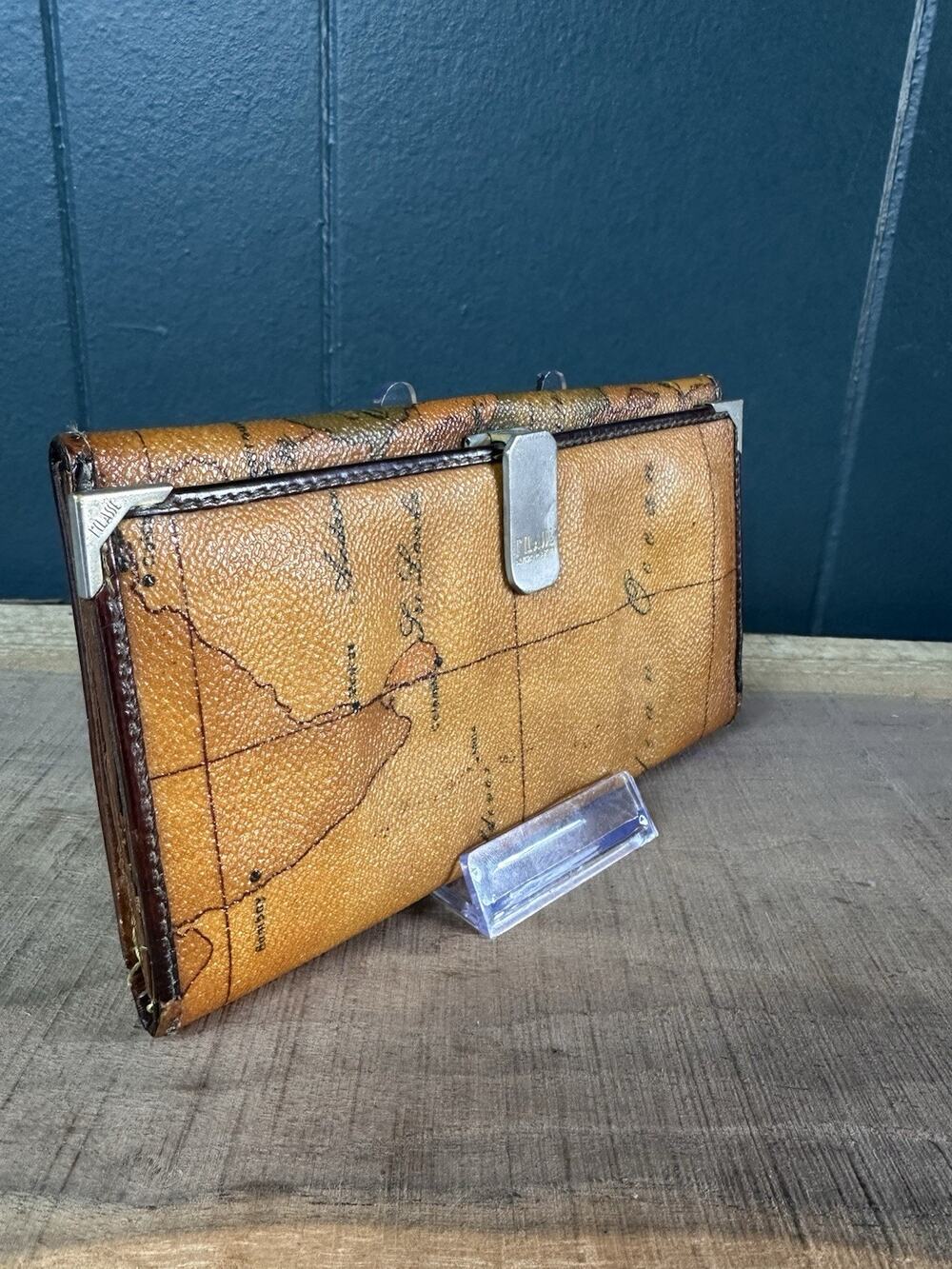 Alviero Martini Leather Wallet 7.5" Geo Classic Map Gold Clip Closure